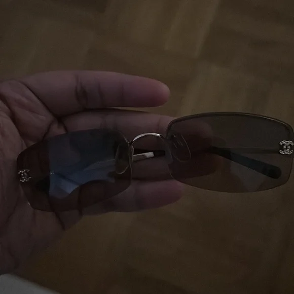 Chanel Sunglasses Style 4093-B - Picture 3 of 5